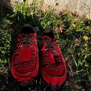 Maroon Platform Creeper